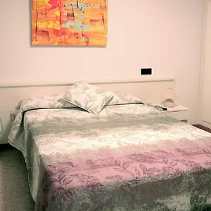 https://hostal-lara.catalonia-hotels.com